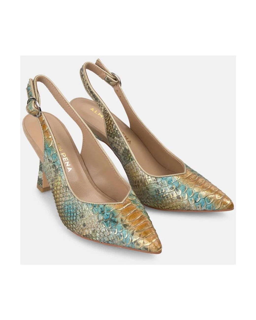 Alma En Pena. Metallic Pumps