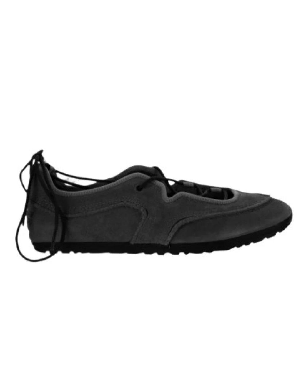 Laced Shoes di Ugg in Black