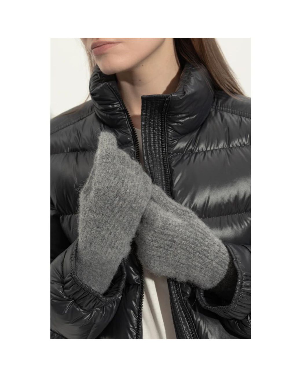 Gloves di Jacquemus in Gray