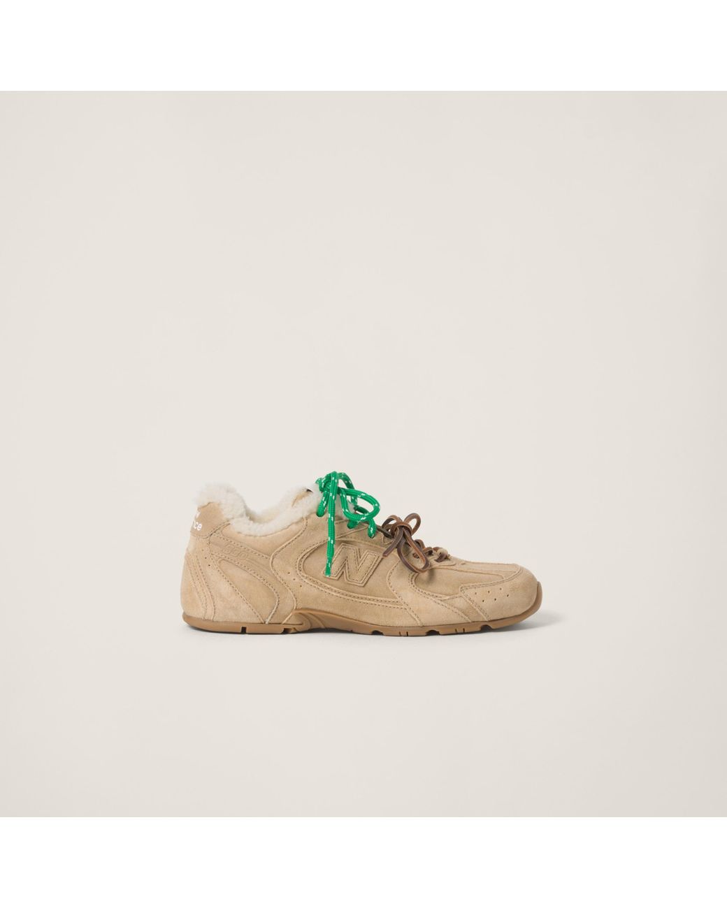 【Miu Miu】 Shearling-linedスエードスニーカー Miu Miu Suede Shearling-Lined Booties with Fur Tassels
