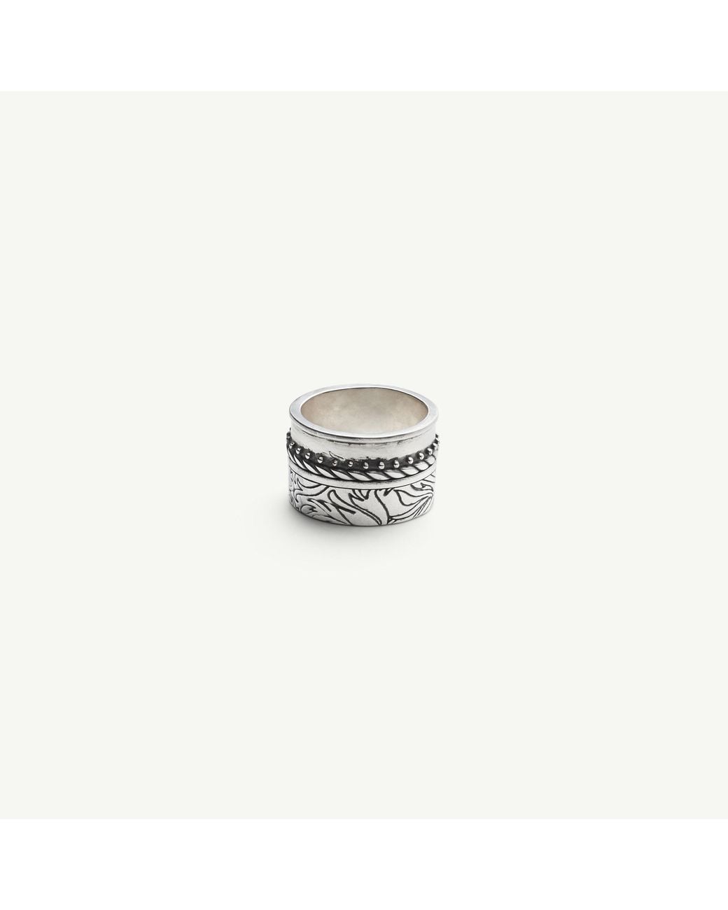 MM6 by Maison Margiela White Engraved Floral Stacked Ring for men
