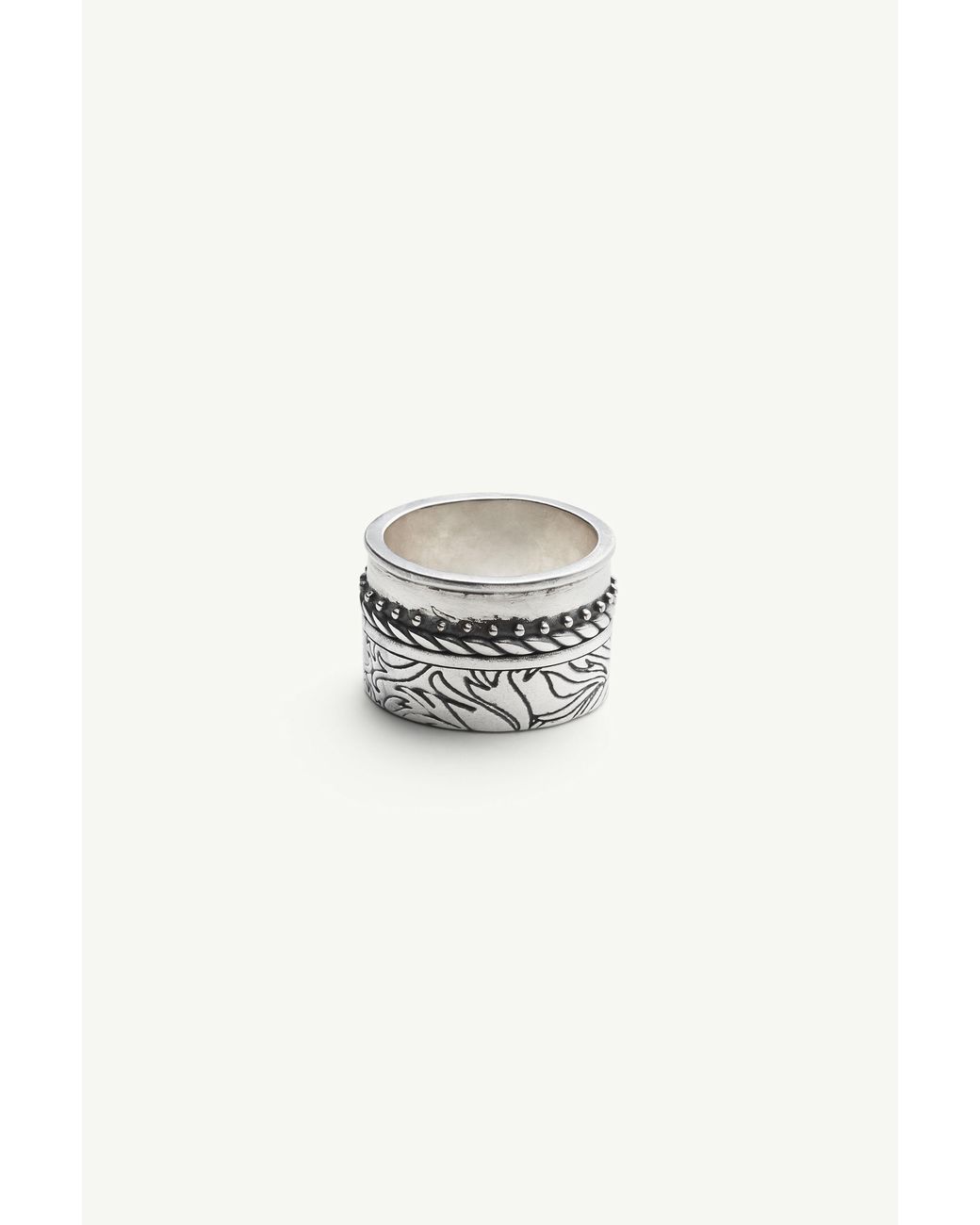 MM6 by Maison Margiela White Engraved Floral Stacked Ring for men