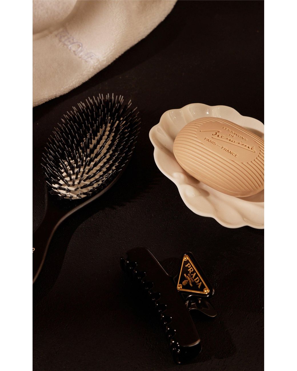 Prada Metal Hair Clip in Black | Lyst display picture 2