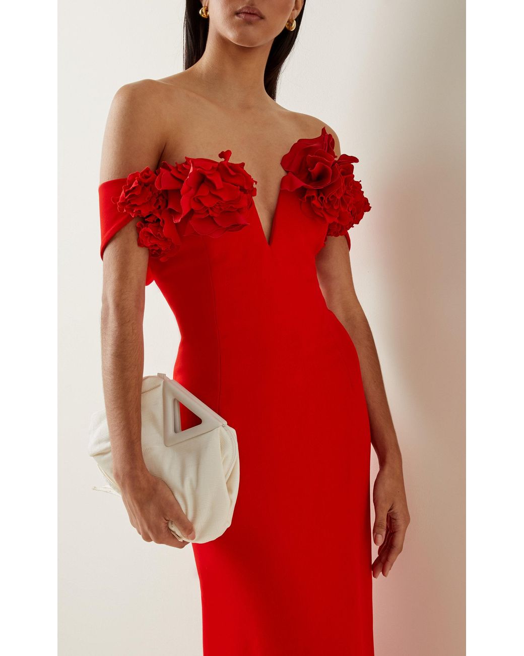 red dress oscar de la renta Phoebe Tonkin Wears Oscar de la Renta