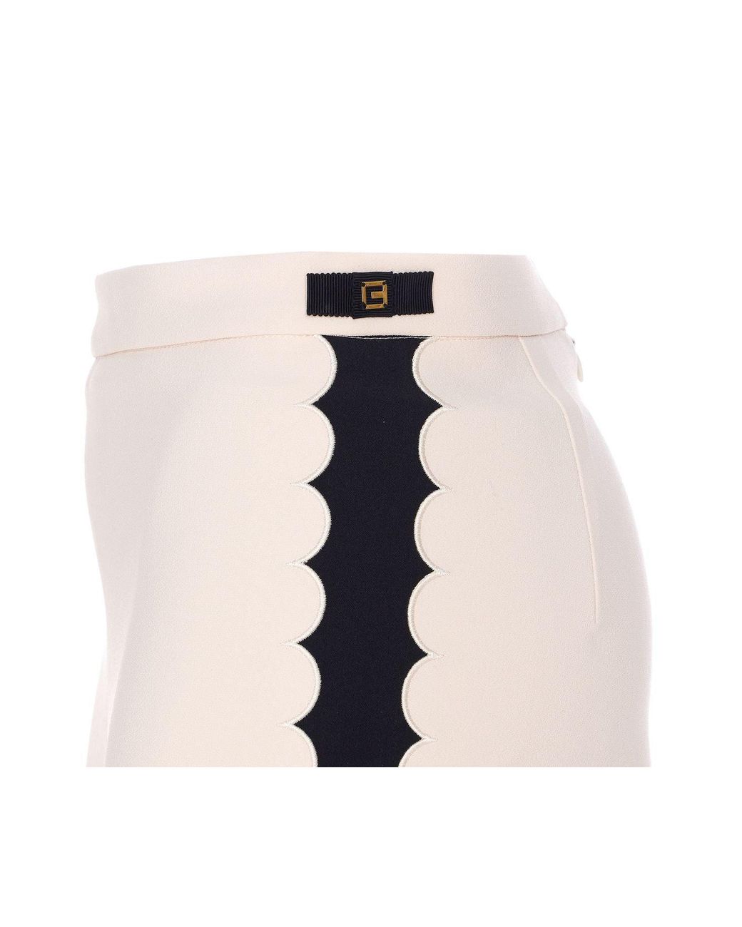 ショートパンツ Elisabetta Franchi DOUBLE CREPE SHORTS WITH EMBROIDERED HEM Elisabetta Franchi Butter Shorts in Natural | Lyst