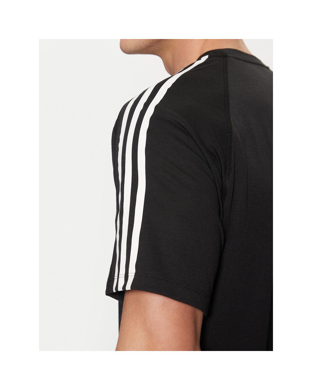 Adidas Technisches T-Shirt Own The Run 3-Stripes Iq3834 Regular Fit in Black für Herren