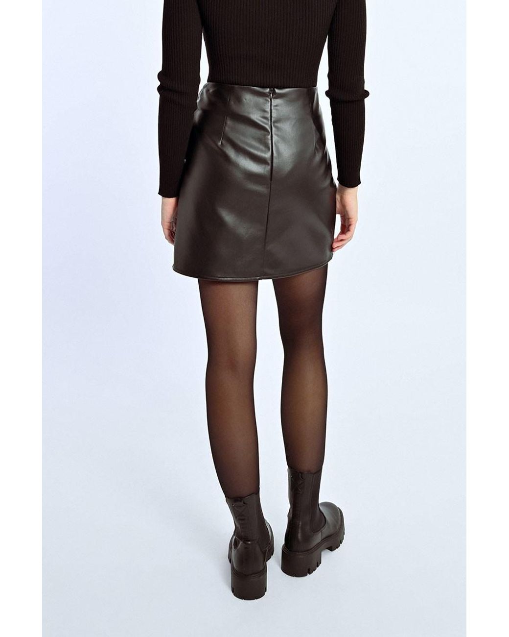 Mini jupe portefeuille en simili cuir Molly Bracken en coloris Noir Lyst