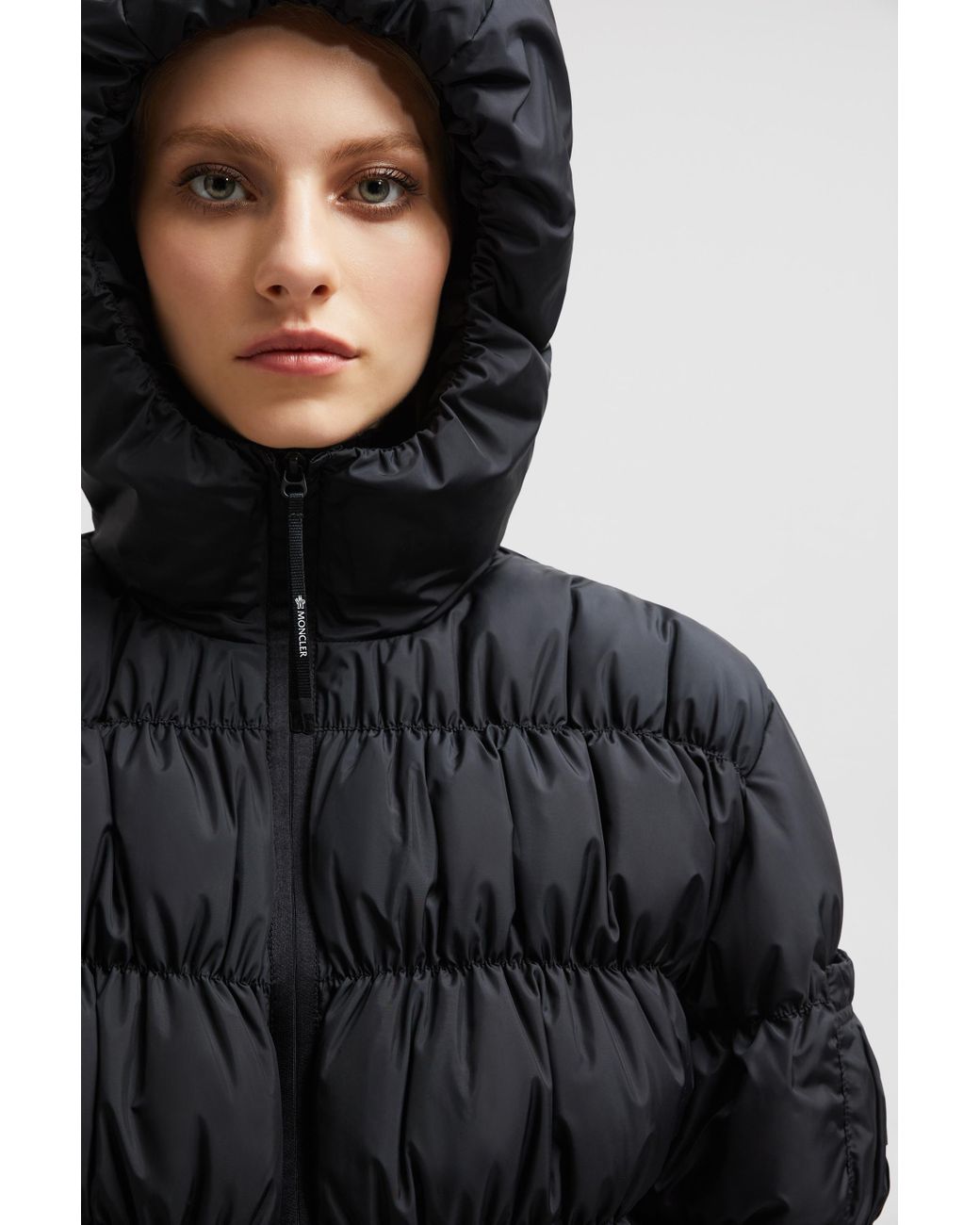 Medonte Hooded Ruched-Quilted Short Down Jacket ★関税込★ Moncler Medonte Hooded Ruche-Quilted Short Down Jacket in