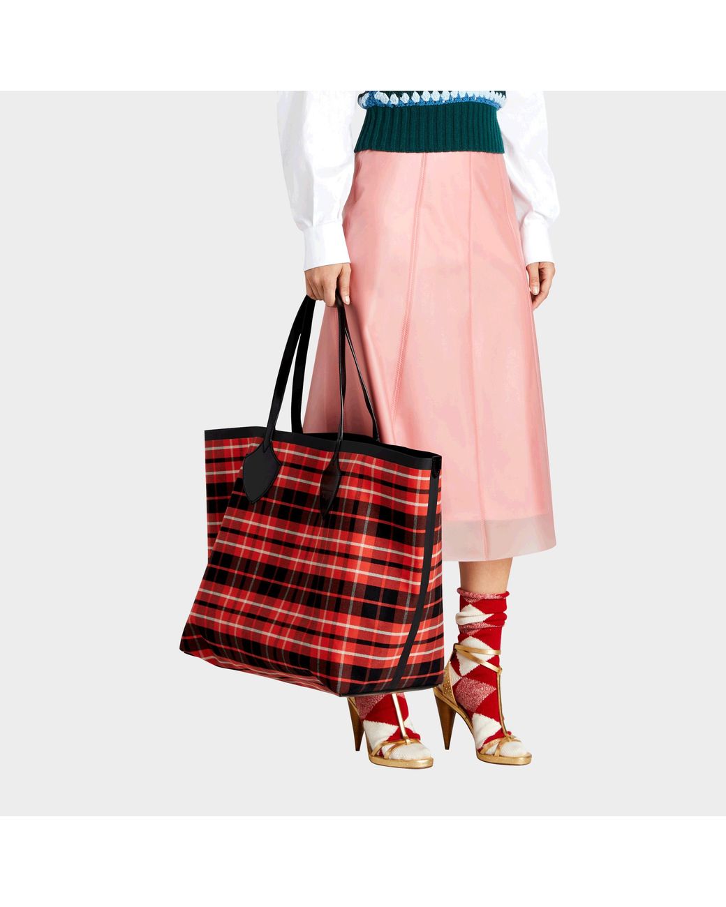 Burberry The Giant Reversible Tote Bag In Vibrant Red And Black Tartan  Bonded | Lyst