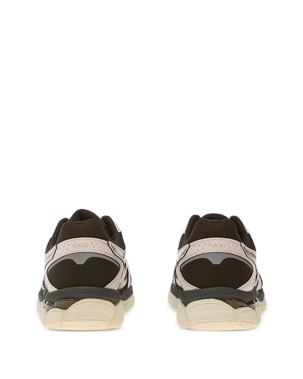 Asics Black Gel-Cumulus 16 Sneakers