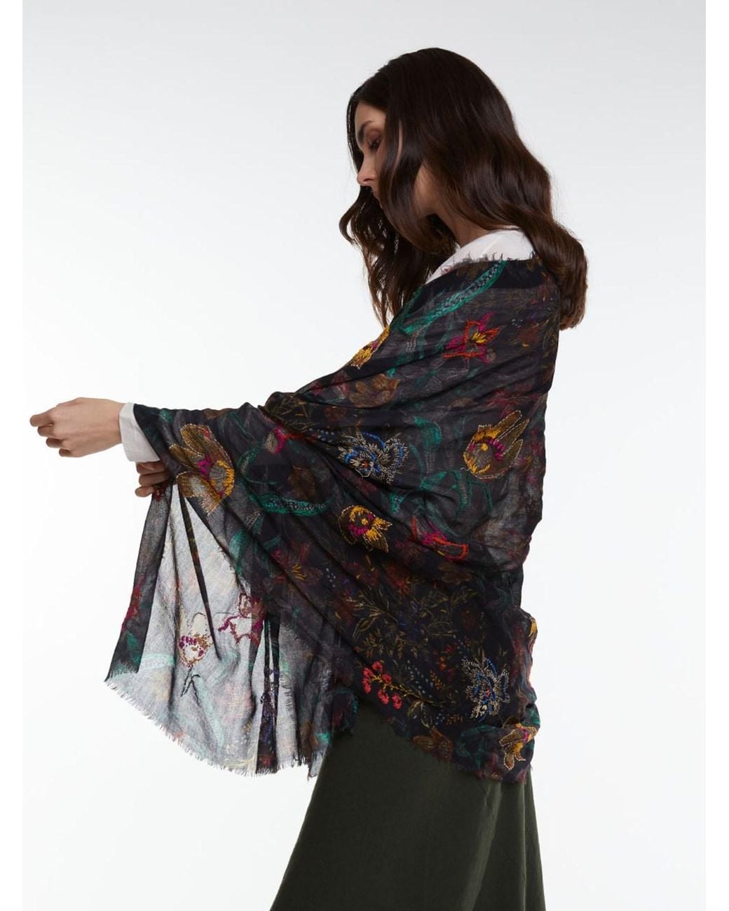 Faliero Sarti Gray Black Flowers Wool Stole With Floral Design