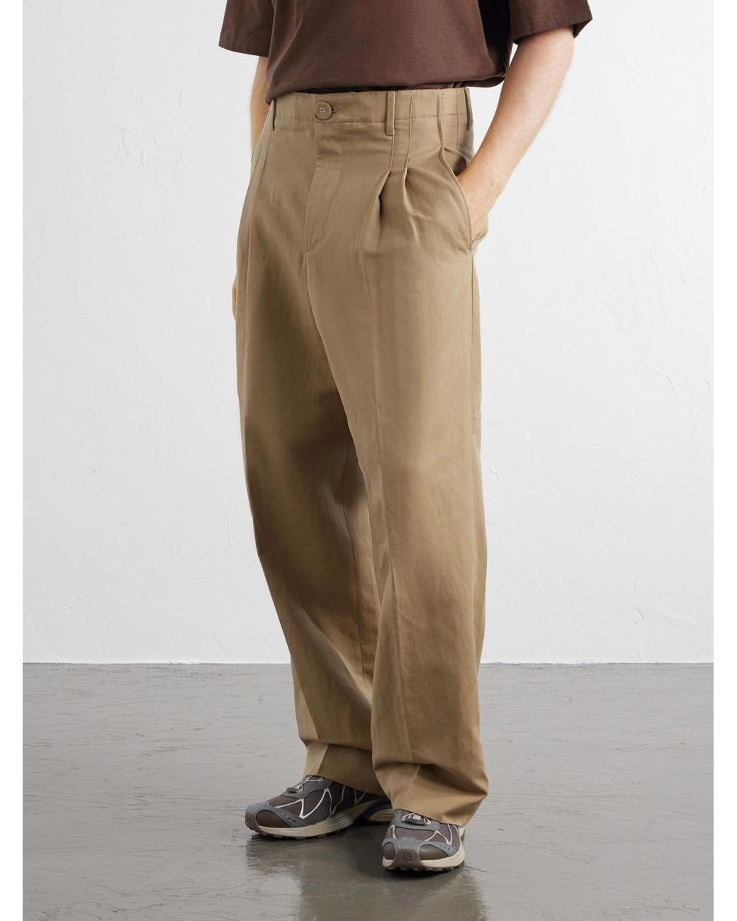 AMI Natural Carrot Straight-Leg Pleated Cotton And Linen-Blend Trousers for men