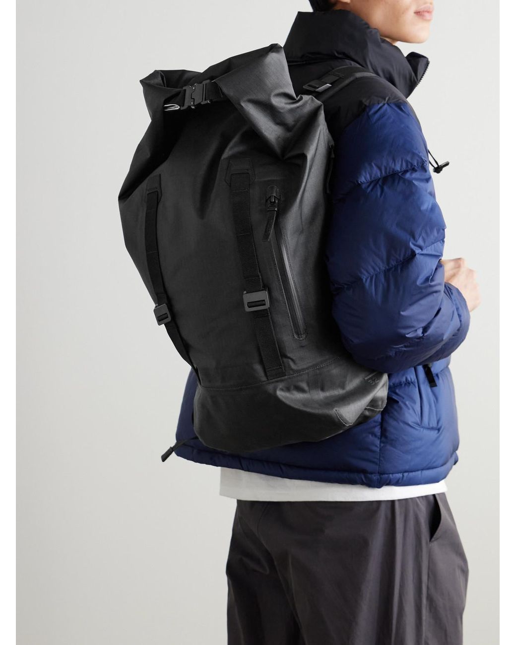 Essential Ripstop Backpack di Db Journey in Black da Uomo