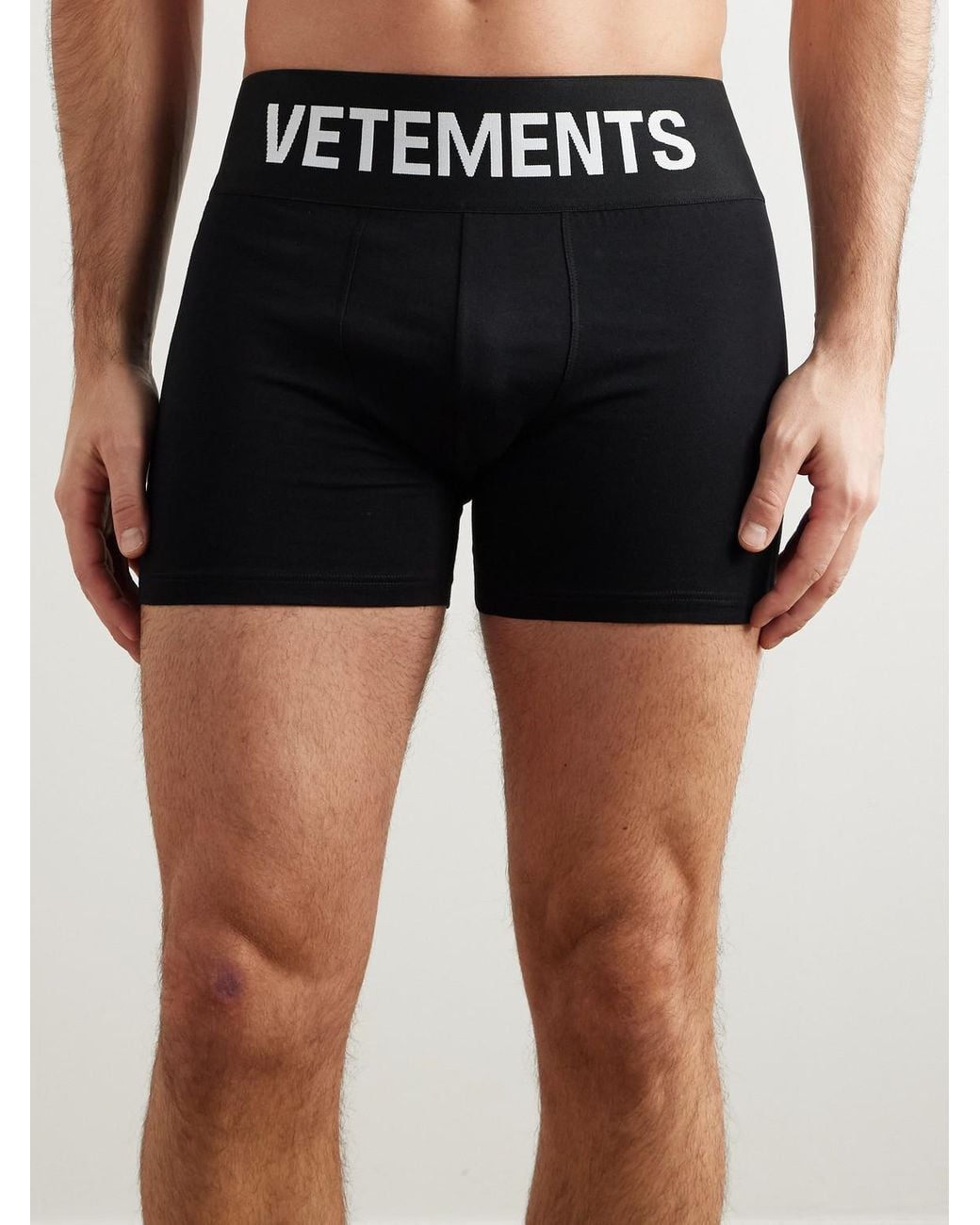 vetements-Black-Logo-Print-