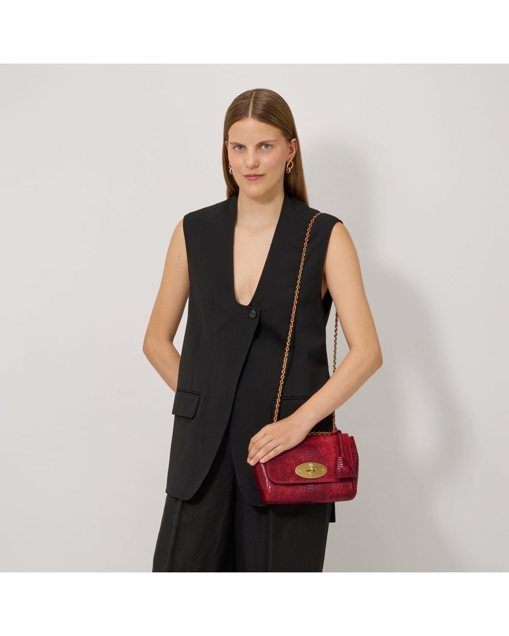 Mulberry Red Lily Apple