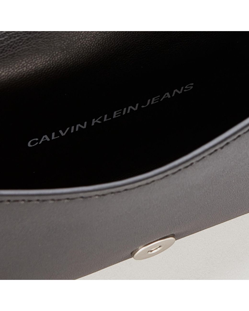 Marca Calvin KleinCalvin Klein Smartphone Bag Pearly Pink 