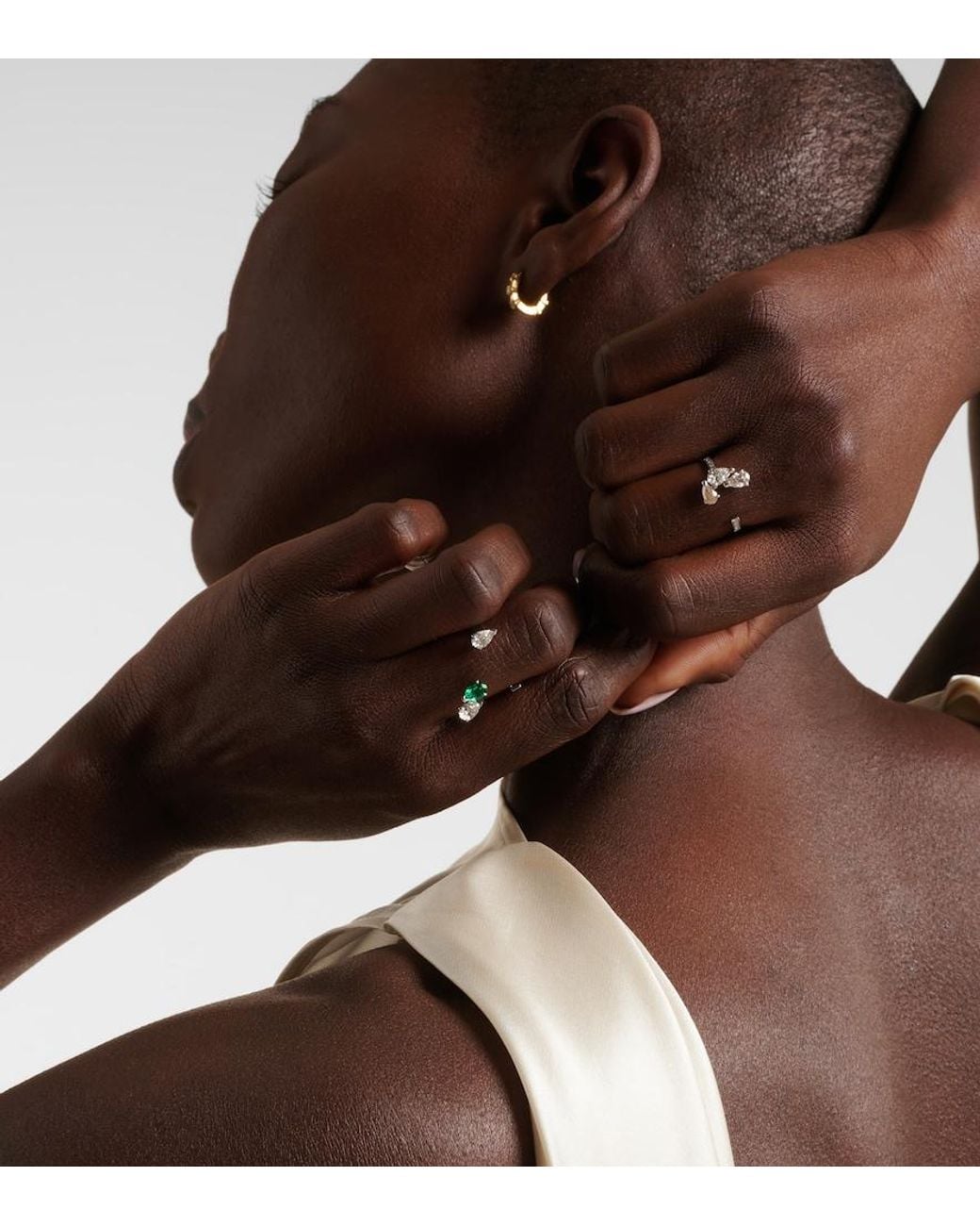 Repossi White Serti Sur Vide 18Kt Ring With Diamonds And Emerald