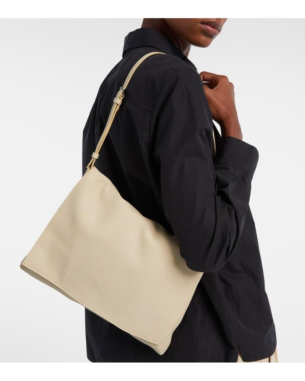 The Row Natural Schultertasche Nan Aus Leder