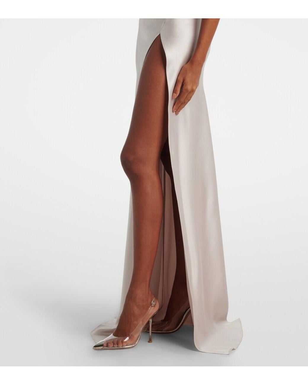 The New Arrivals Ilkyaz Ozel White Robe Jazzy Aus Satin Mit Federn