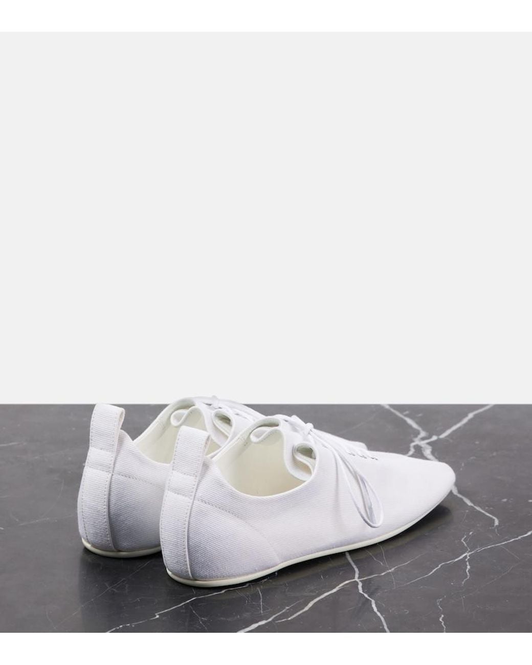 Ballerine Stringate di Totême in White