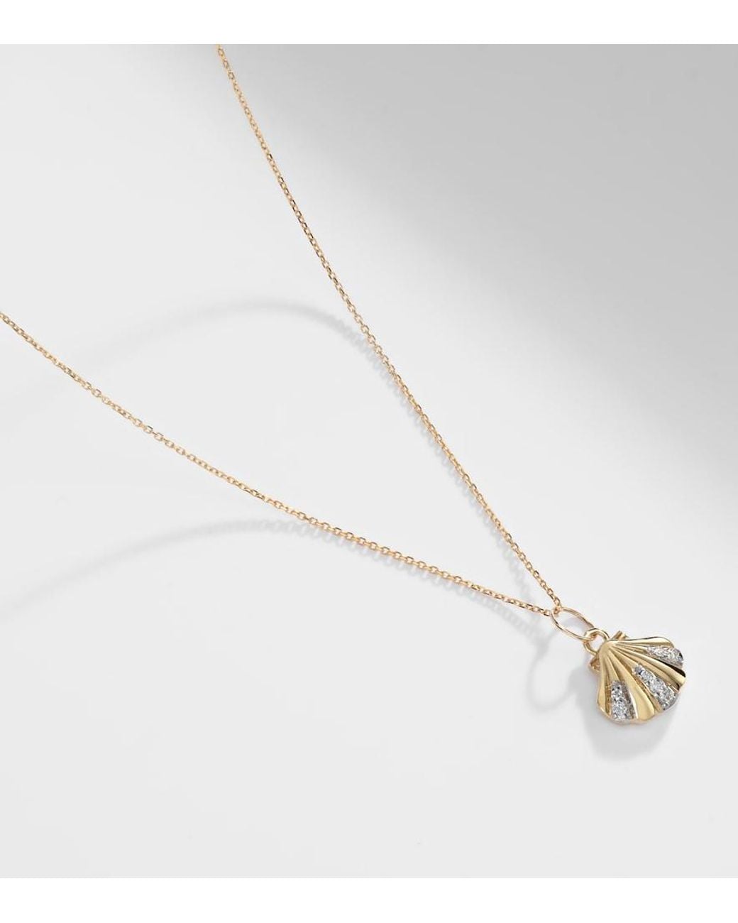 Mateo White Petite Venus 14Kt Pendant Necklace With Diamonds