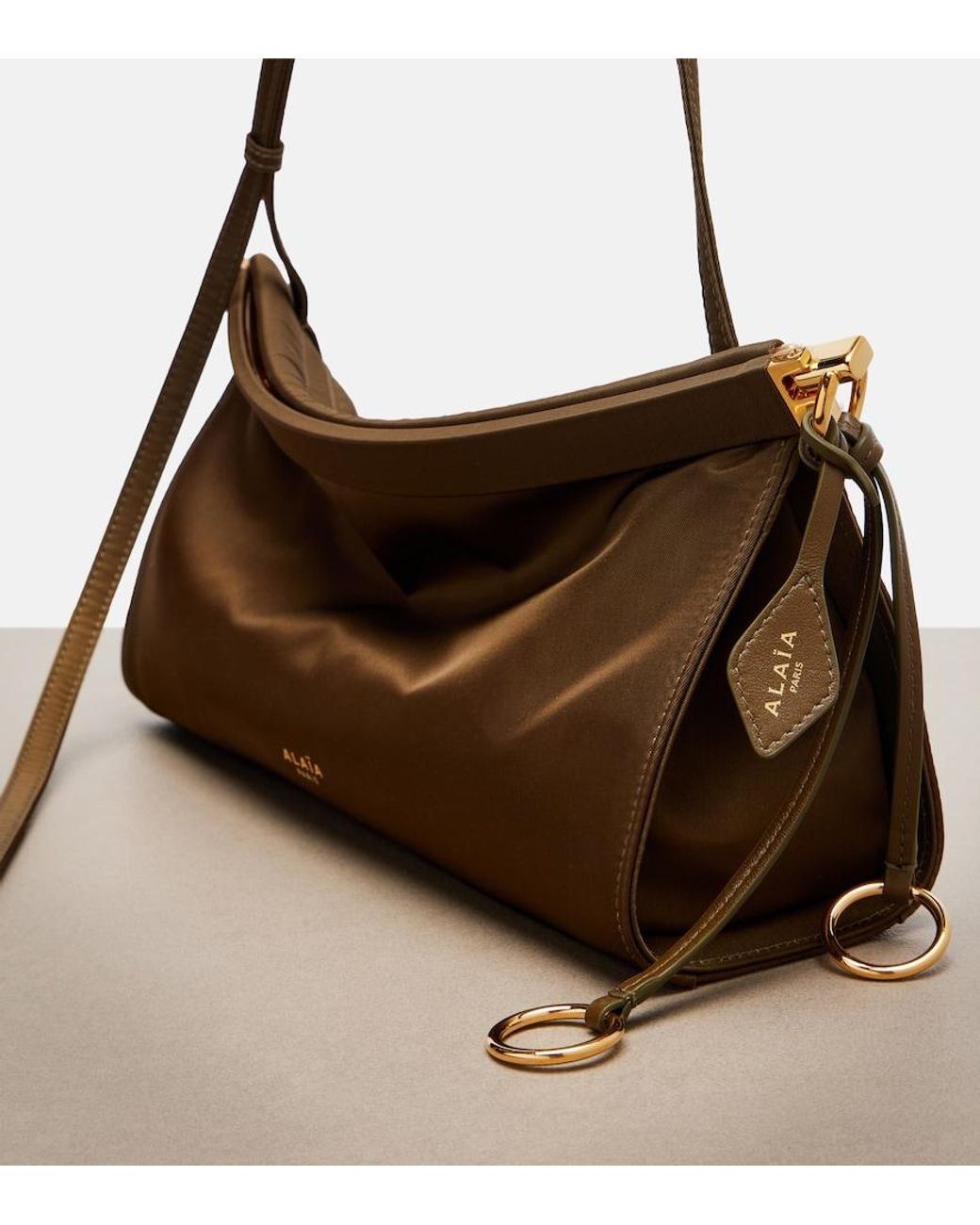 Alaïa Brown Le Click East West Medium Shoulder Bag