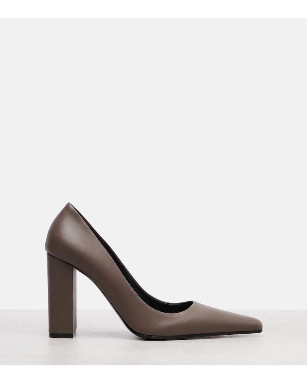 Alaïa Brown Pointy Leather Pumps