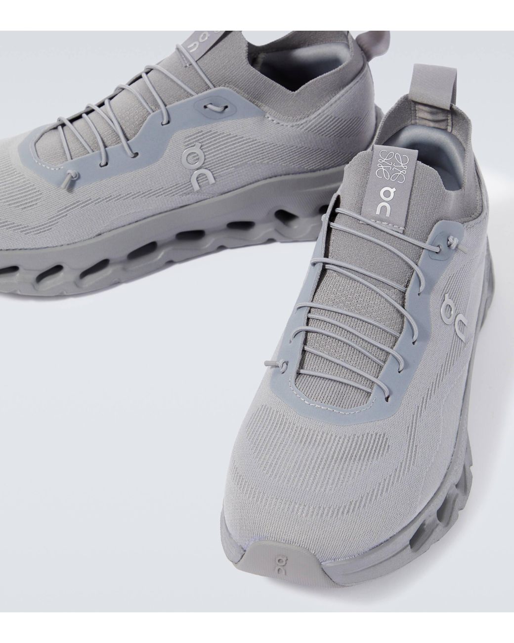 スニーカー Loewe x On Running Cloudtilt 2.0 Grey The Luxe Culture – Loewe x On Running Cloudtilt 2.0 Grey