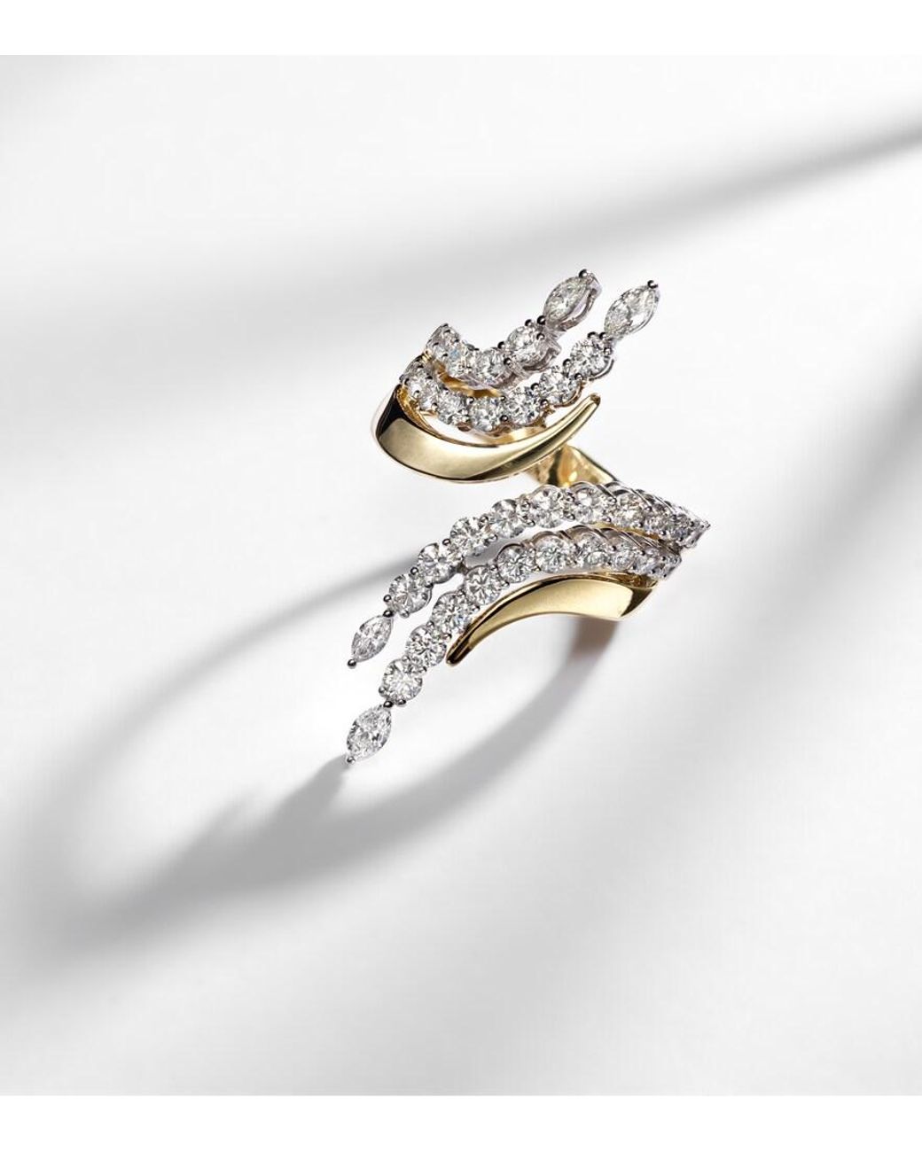 YEPREM White Golden Strada 18Kt Ring With Diamonds