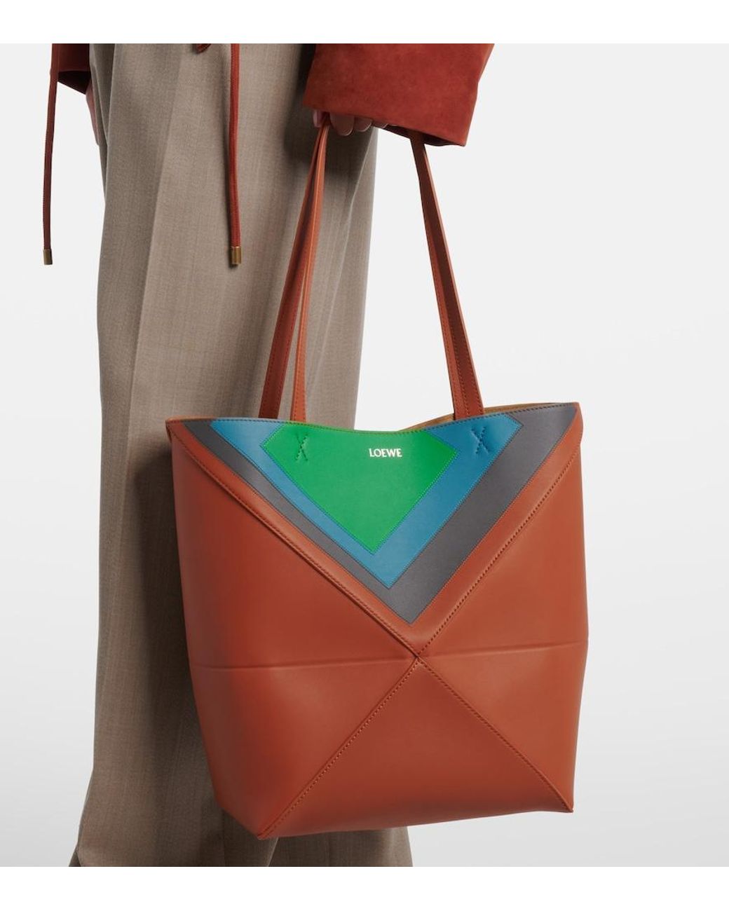 X Albares di Loewe in Red