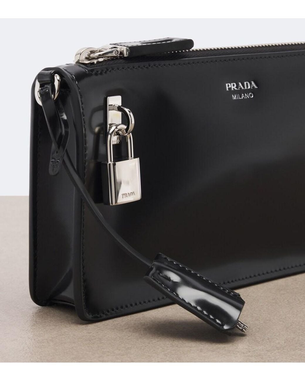 Bustina di Prada in Black