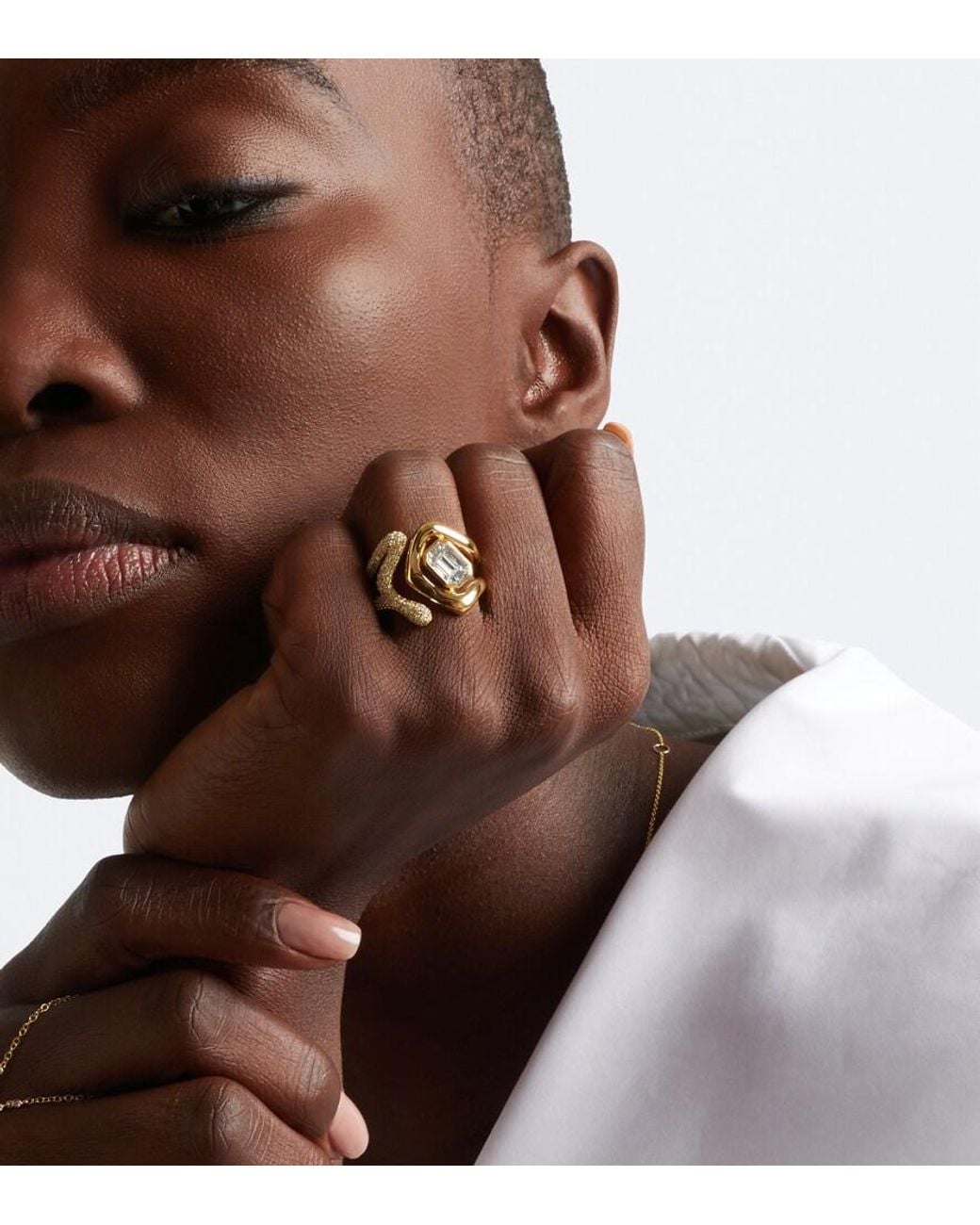 SHAY White Zar 18Kt Ring With Diamonds