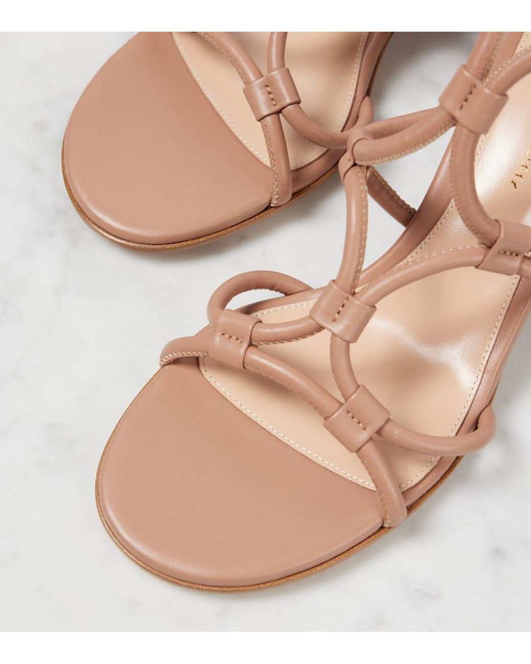 【Gianvito Rossi】 Cage 60レザーサンダル Gianvito Rossi Cage 60 Leather Sandals in Pink | Lyst