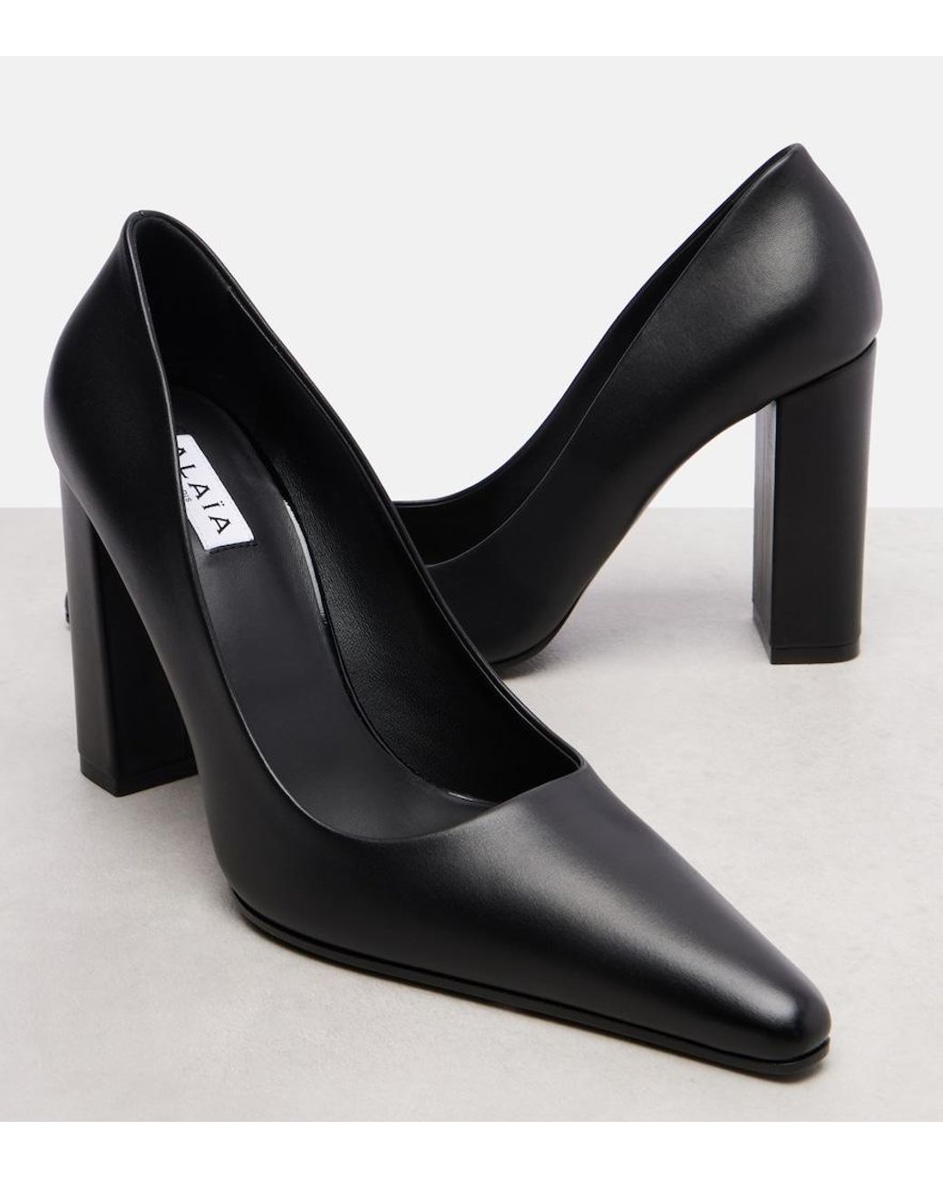 Alaïa Black Pointy Leather Pumps