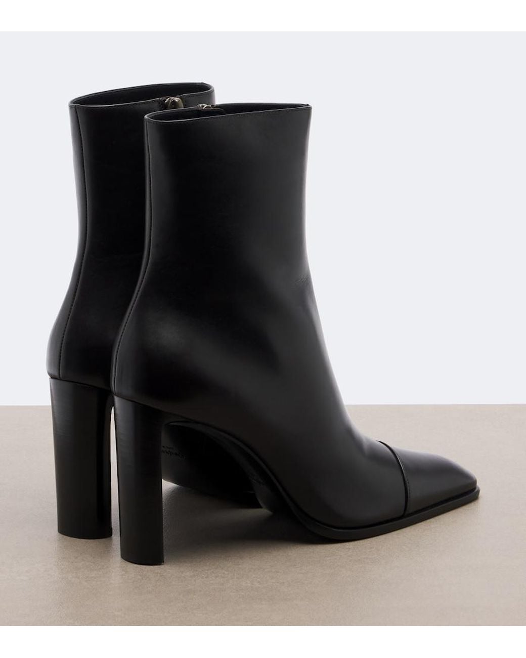 Saint Laurent Black Venetia Leather Ankle Boots