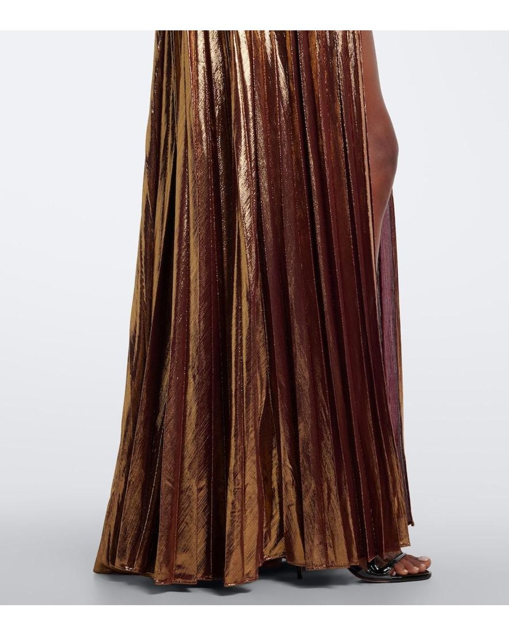 retroféte Brown Sabba Plisse Lame Gown