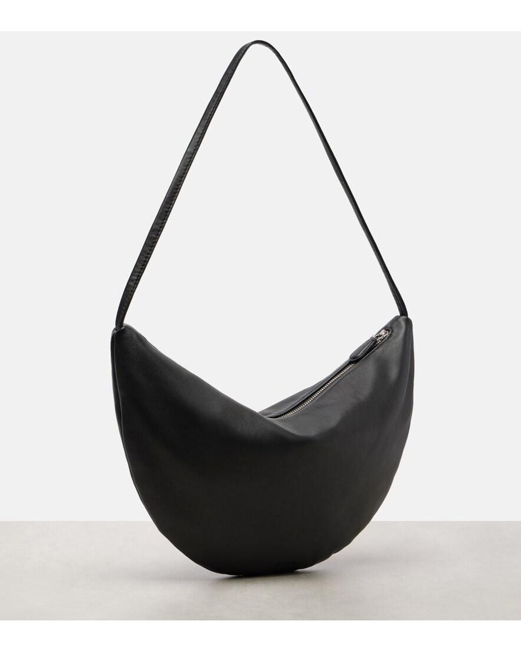 The Row Black Schultertasche Izzy Aus Leder