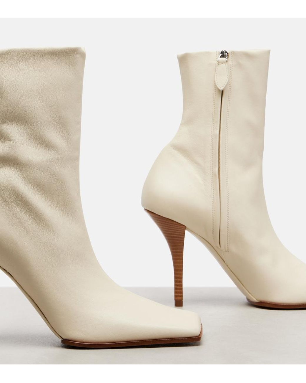 Alaïa White 90 Leather Ankle Boots