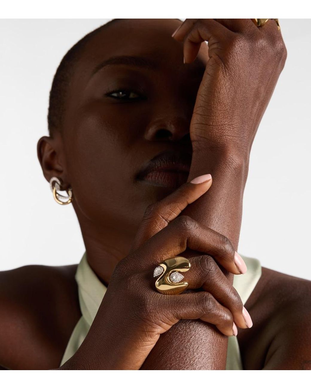 YEPREM Metallic Golden Strada 18Kt Ring With Diamonds