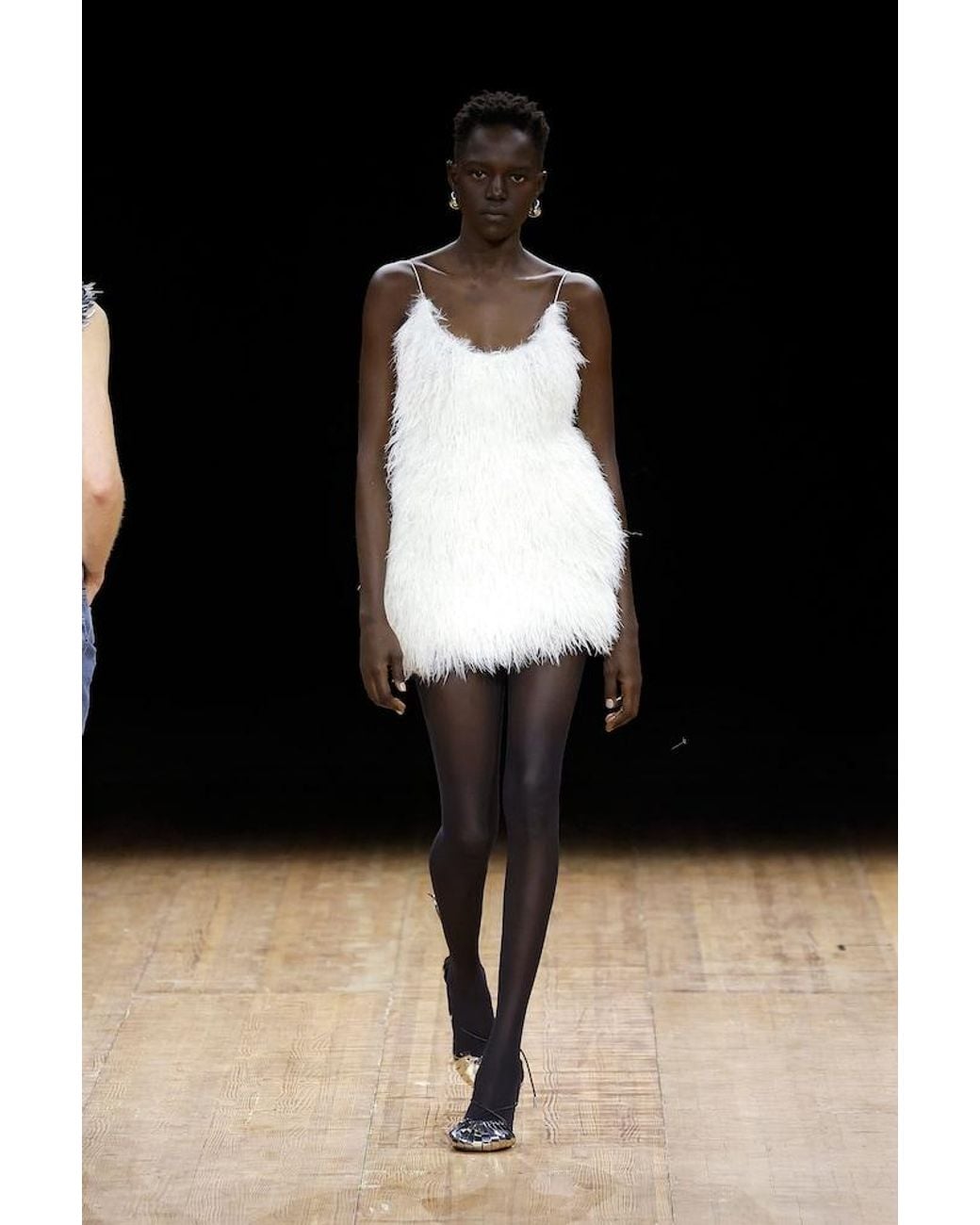 Abito Corto Con Piume di Coperni in White