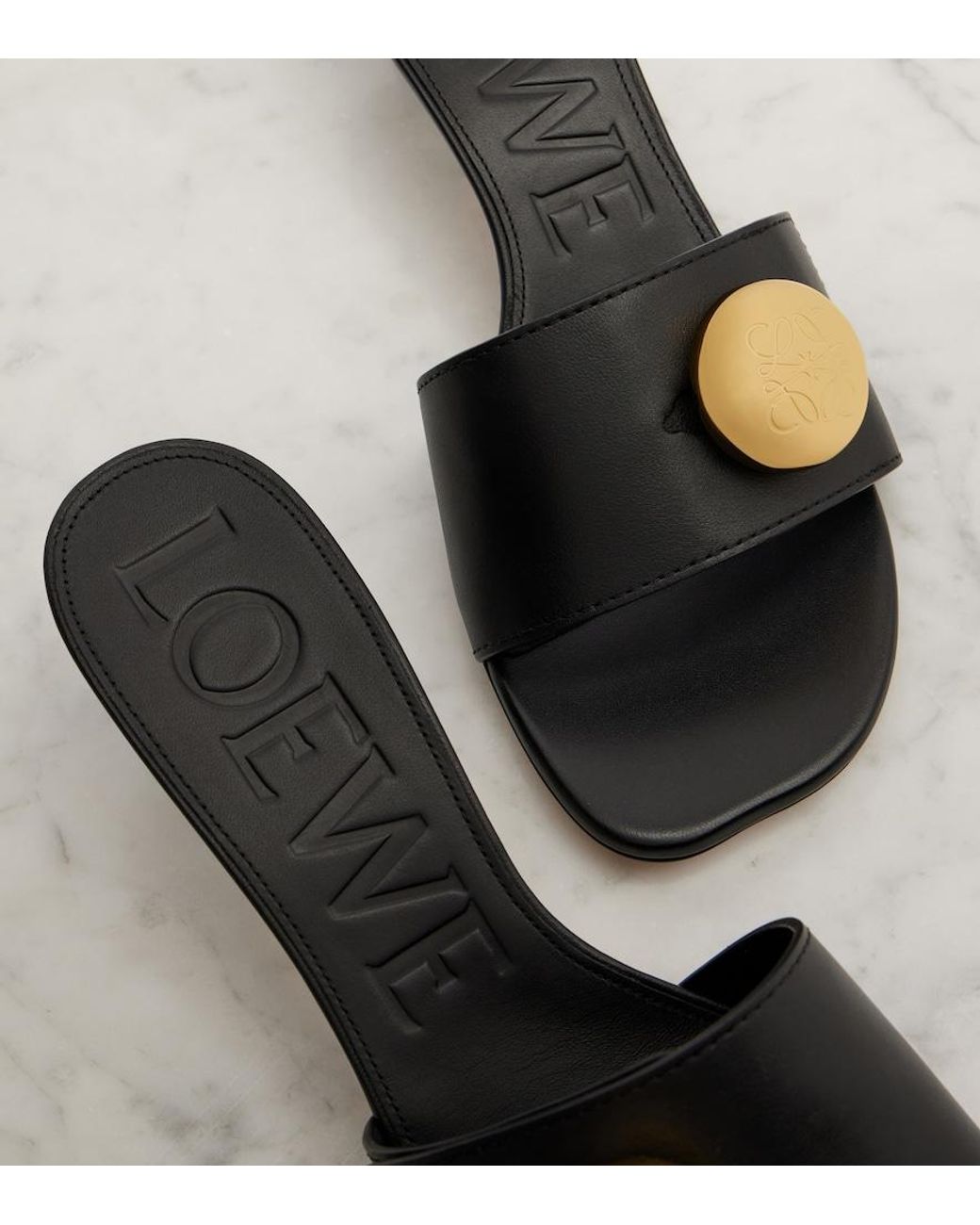Mules Pebble 45 di Loewe in Black