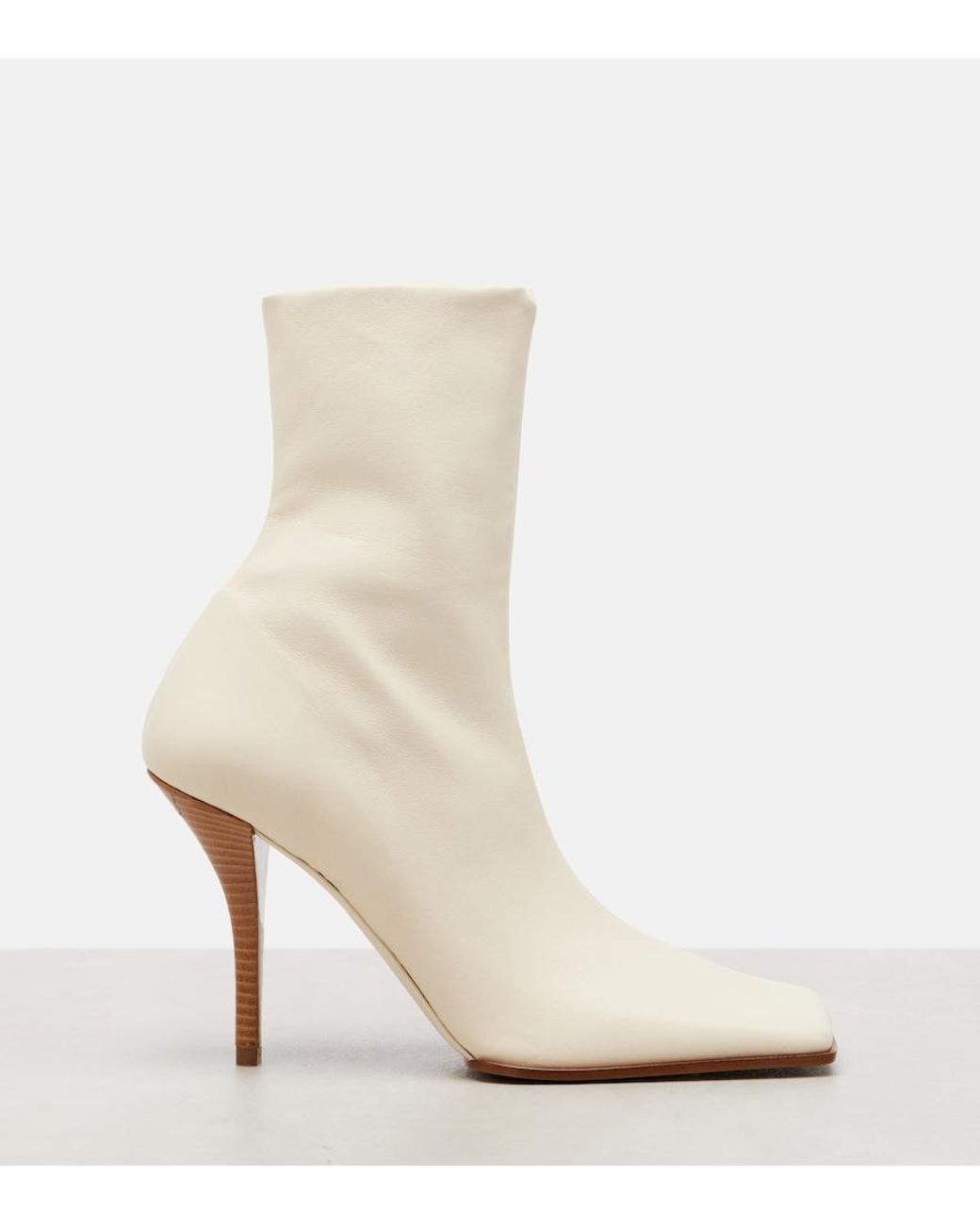 Alaïa White 90 Leather Ankle Boots