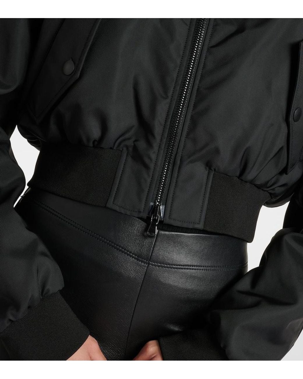 Chaqueta Bomber Cropped Wardrobe NYC de color Black