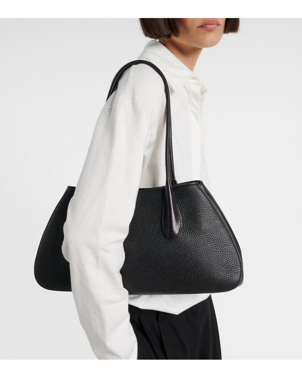 The Row Black Schultertasche Alger Medium Aus Leder