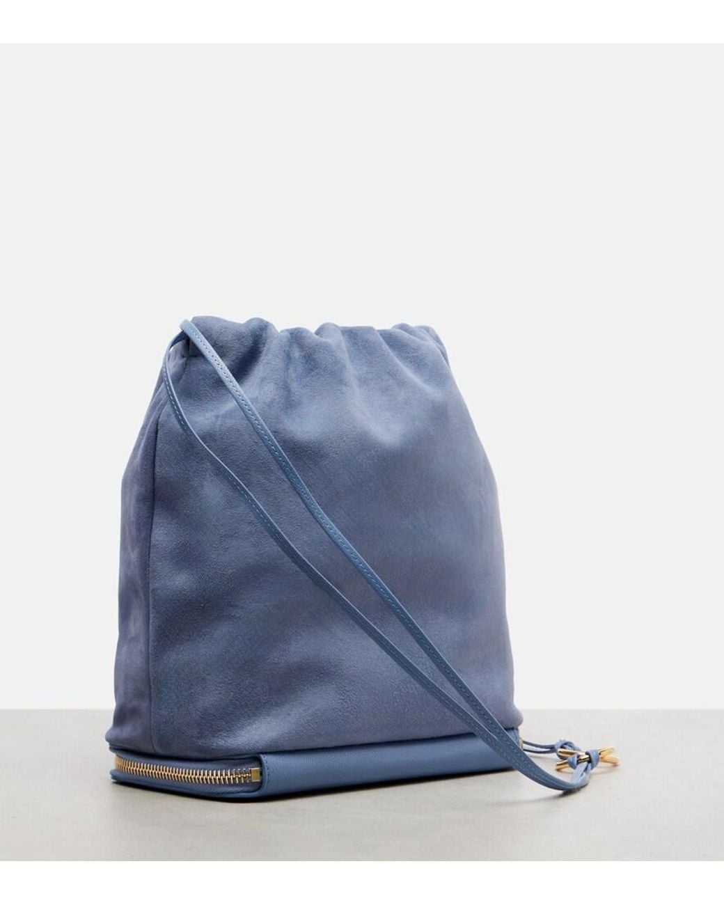 Alaïa Blue Bucket Bag Le Pochon Aus Veloursleder