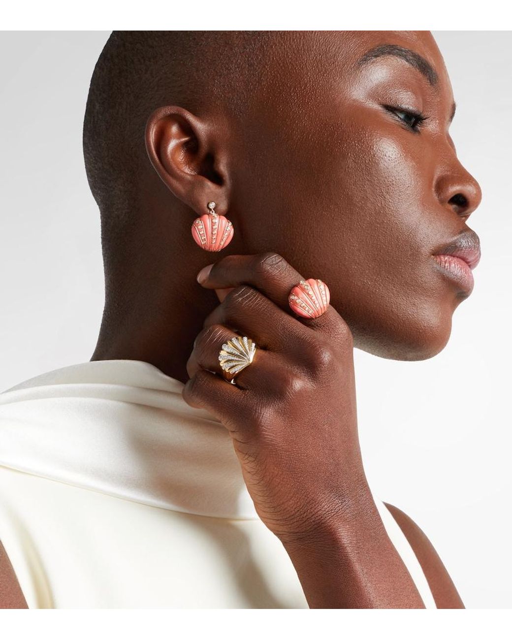 Yvonne Léon White Chevaliere Coquillage 18Kt Ring With Diamonds