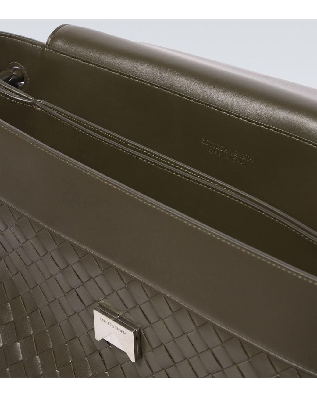 Bottega Veneta Crossbody Bag Andiamo Large Aus Leder in Green für Herren