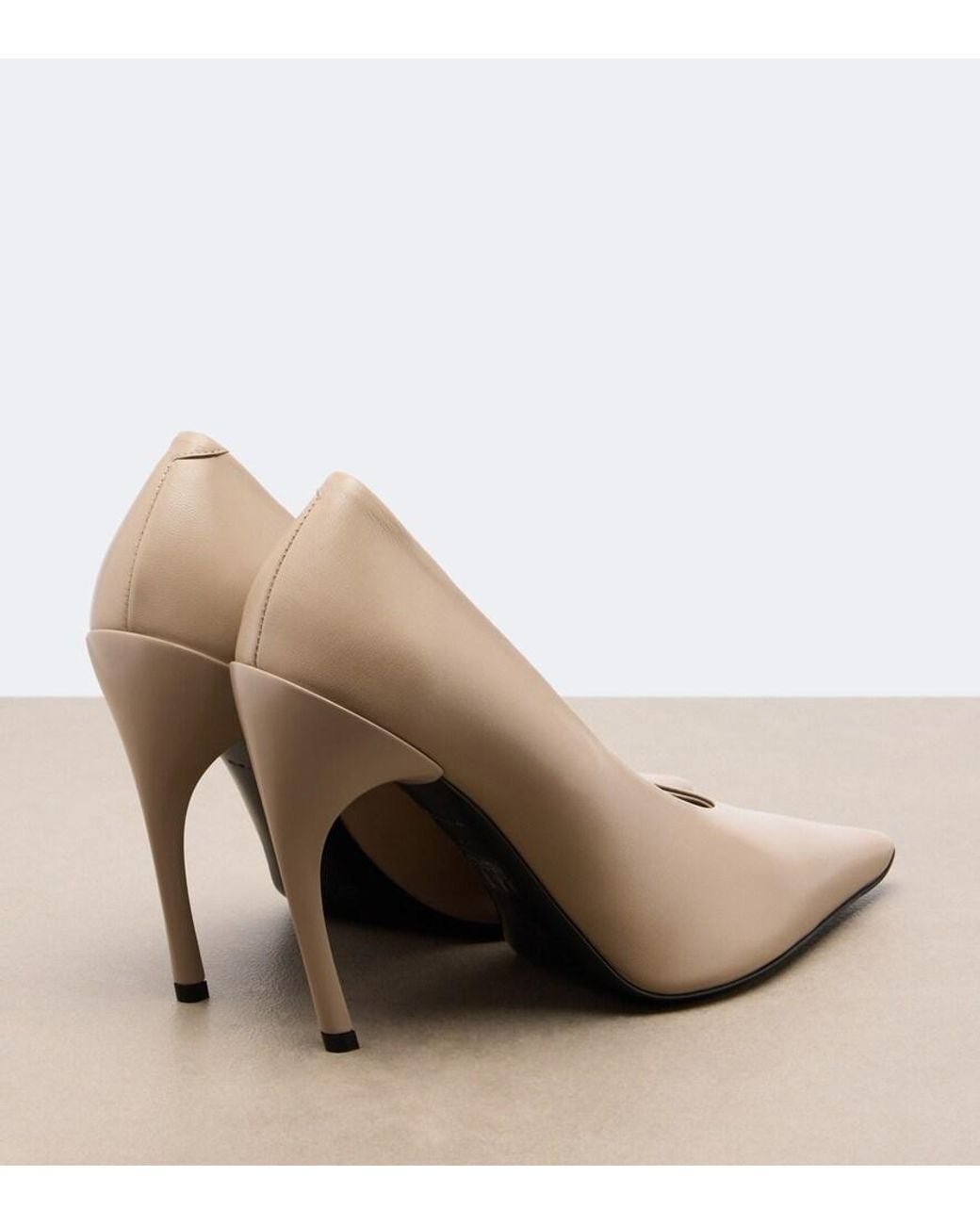 Roger Vivier Natural Choc Leather Pumps