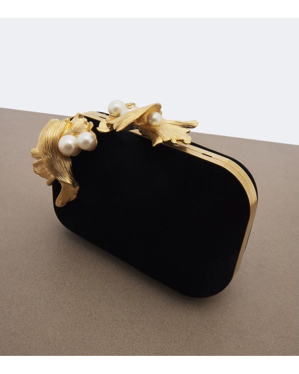 Clutch Cloud di Jimmy Choo in Black