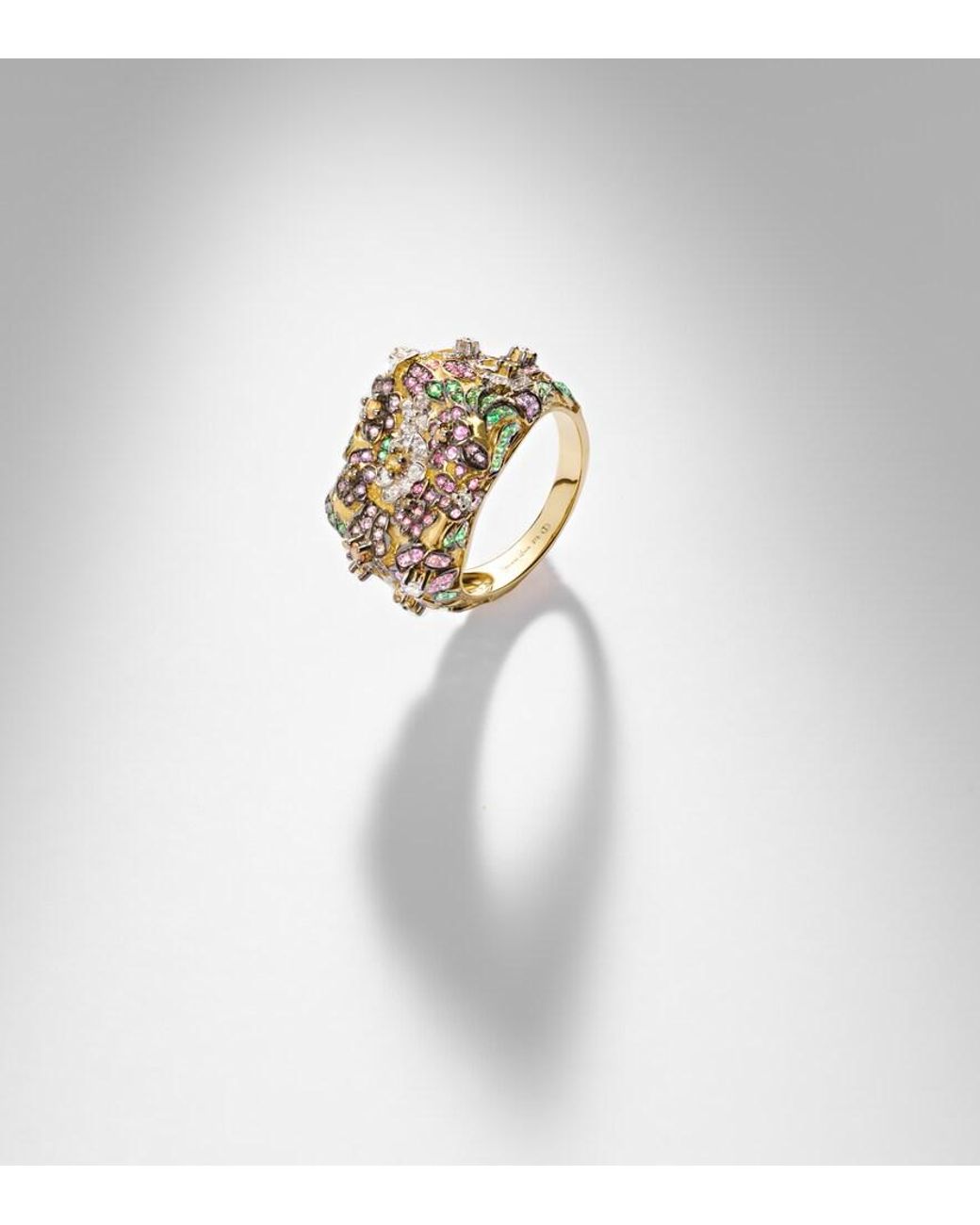Bague Jolie Fleur En Or 9 Ct, Diamants, Saphirs, Amethystes Et Tsavorites Yvonne Léon en coloris White